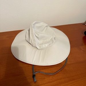 Large brim sun hat